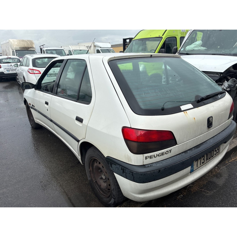 Porte avant droit PEUGEOT 306 Photo n°9