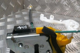 Serrure avant gauche HYUNDAI I 30 2 Photo n°1