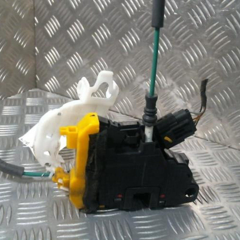 Serrure avant gauche HYUNDAI I 30 2 Photo n°3