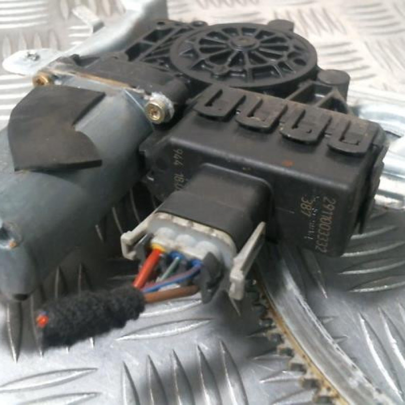 Leve vitre electrique avant droit OPEL ASTRA G Photo n°2