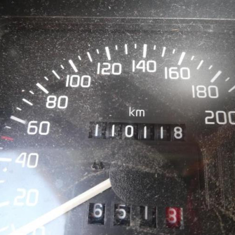 Pretensionneur de ceinture avant droit RENAULT CLIO 1 Photo n°11