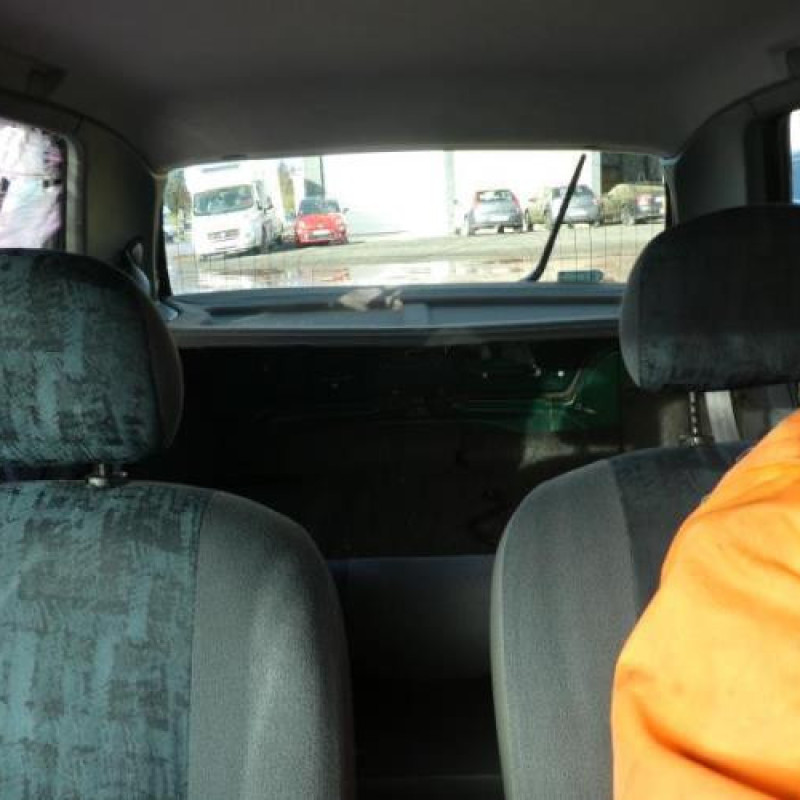 Pretensionneur de ceinture avant droit RENAULT CLIO 1 Photo n°13