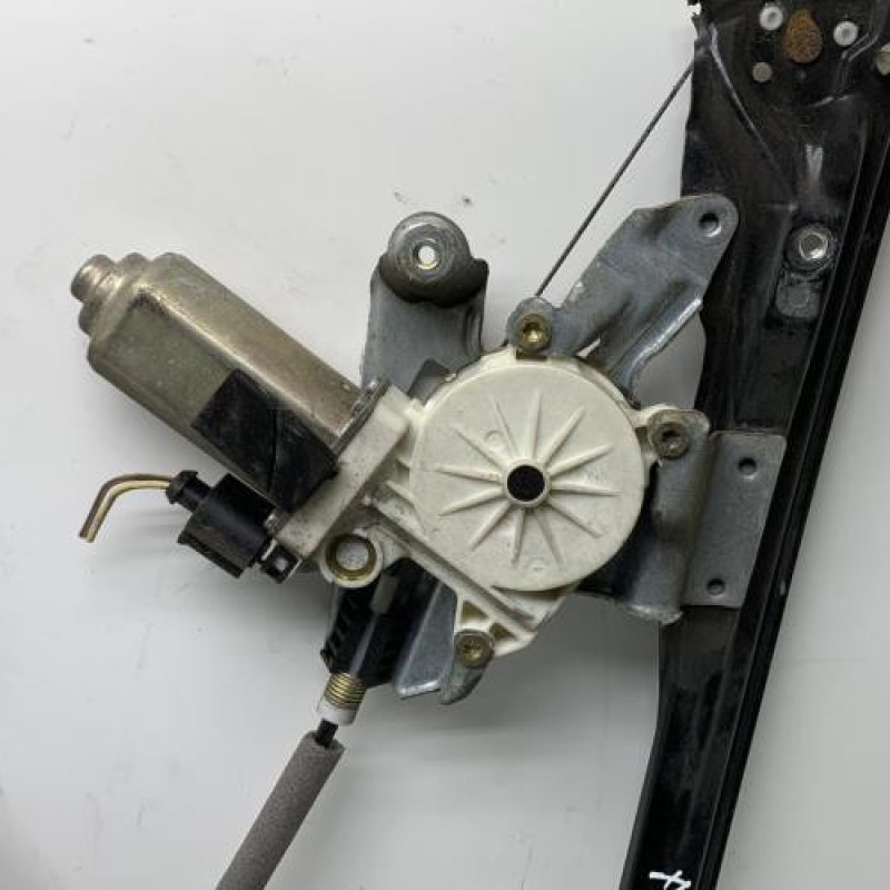 Leve vitre electrique avant droit FORD FOCUS 1 Photo n°4
