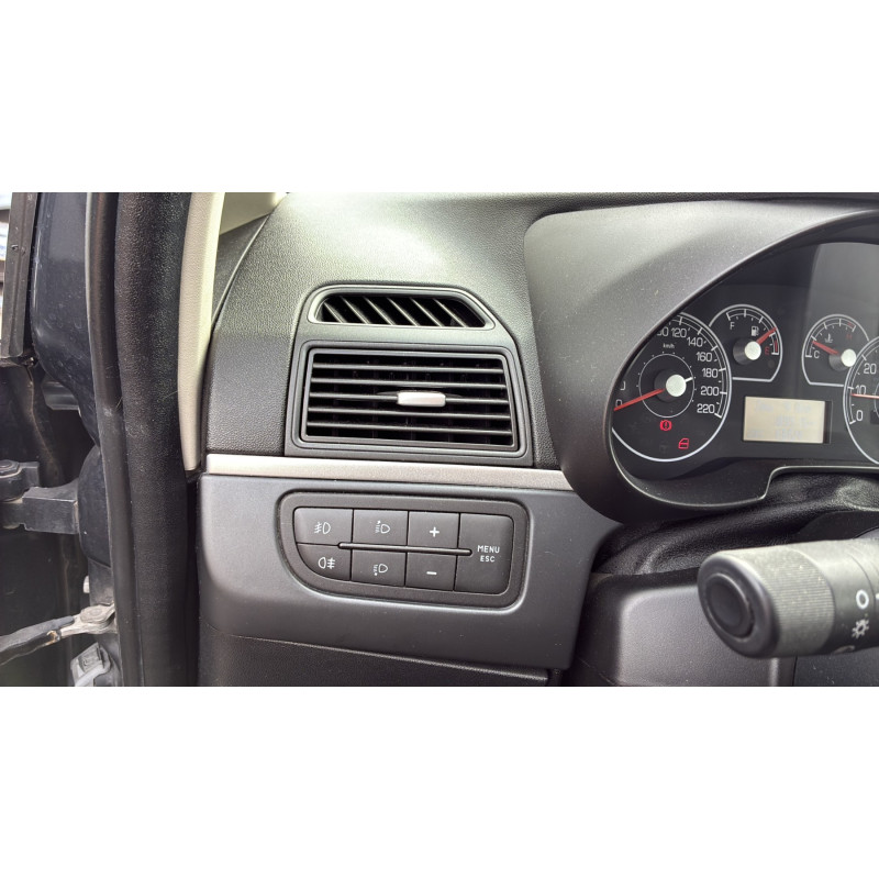Trappe d'essence FIAT GRANDE PUNTO Photo n°15