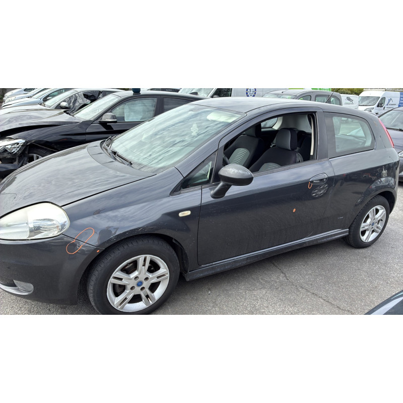 Vitre avant gauche FIAT GRANDE PUNTO Photo n°8