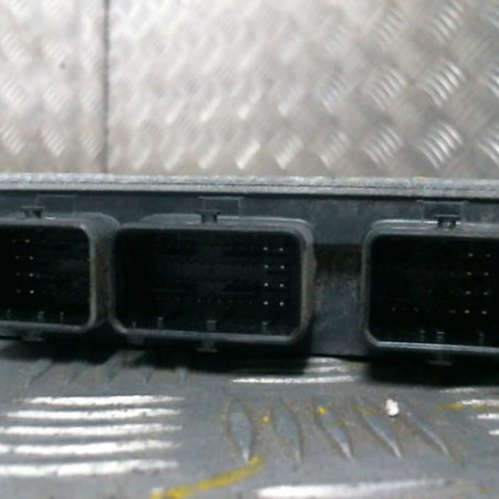 Calculateur moteur RENAULT CLIO 3