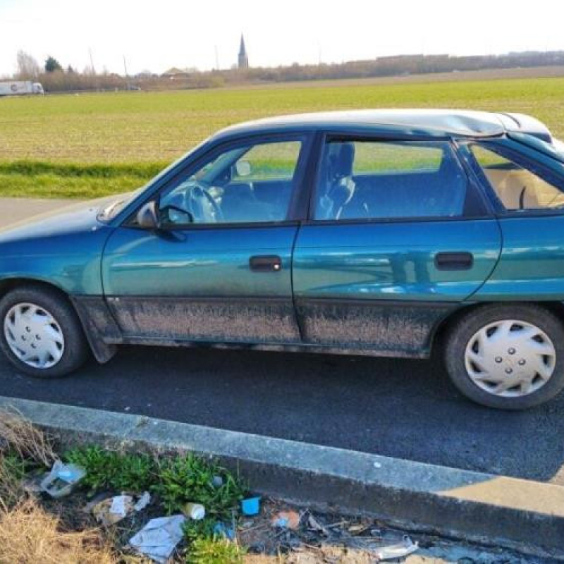 Feu arriere principal droit (feux) OPEL ASTRA F Photo n°6