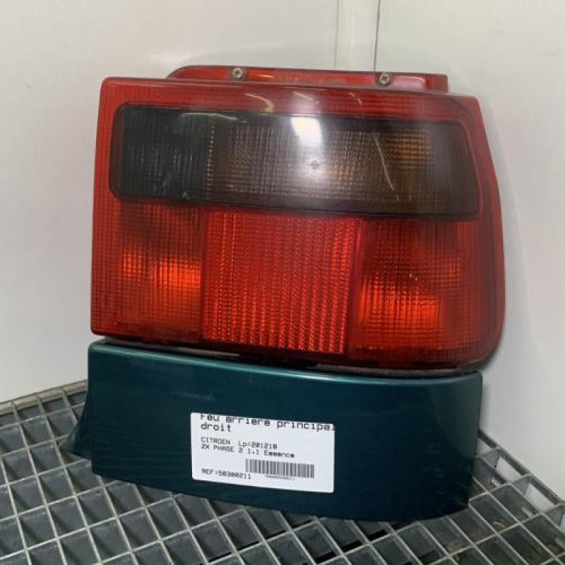 Feu arriere principal droit (feux) CITROEN ZX Photo n°1