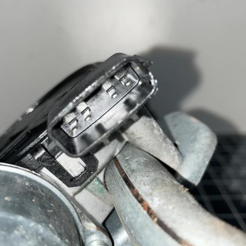 Moteur essuie glace avant RENAULT TRAFIC 3 COURT Photo n°2