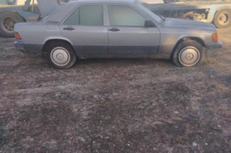 Optique avant secondaire gauche (feux)(clignotant) MERCEDES 190 W201