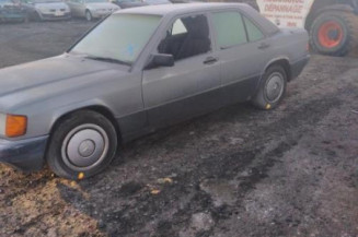 Optique avant secondaire gauche (feux)(clignotant) MERCEDES 190 W201