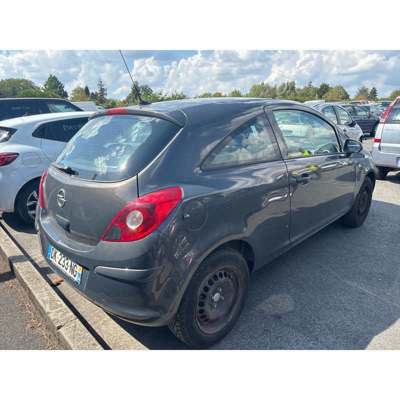 Pare brise OPEL CORSA D Photo n°4
