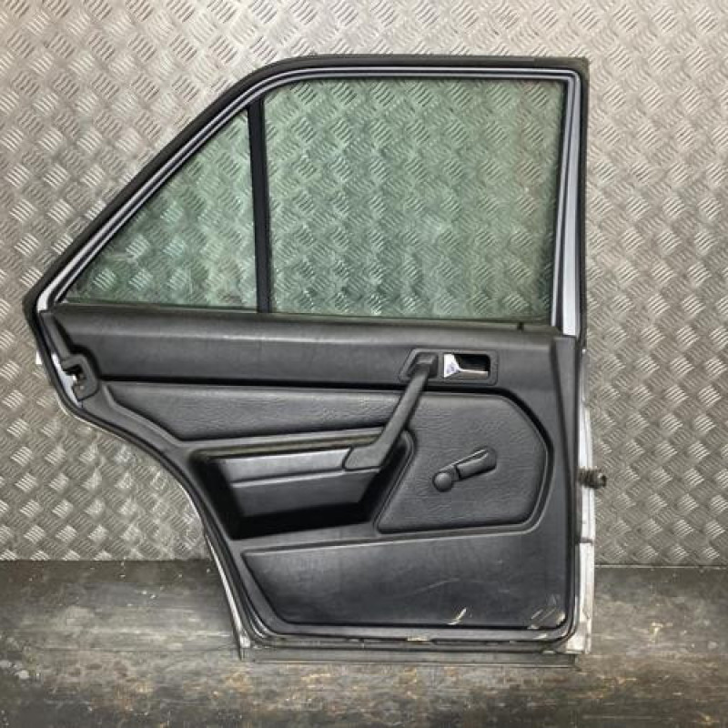 Porte arriere gauche MERCEDES 190 W201 Photo n°4