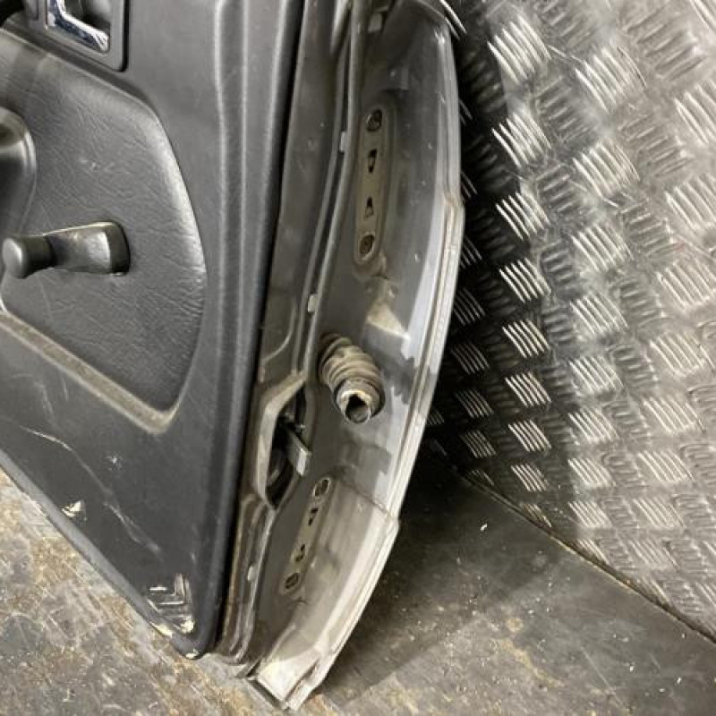 Porte arriere gauche MERCEDES 190 W201 Photo n°5