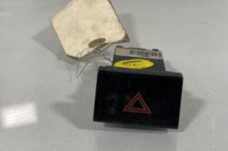 Bouton de warning HYUNDAI IX 35 Photo n°1