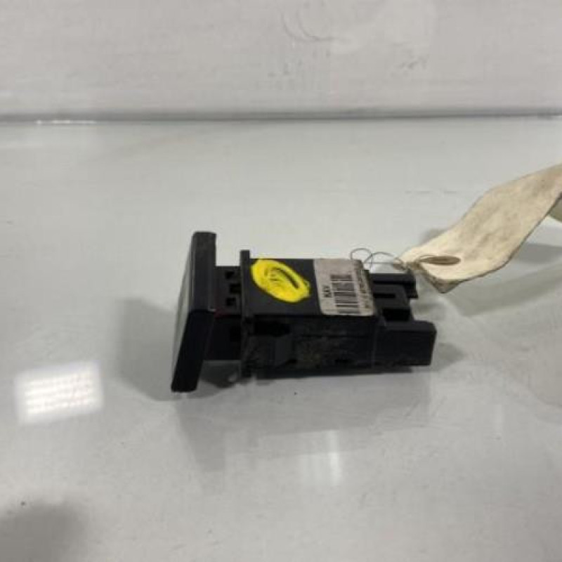 Bouton de warning HYUNDAI IX 35 Photo n°2