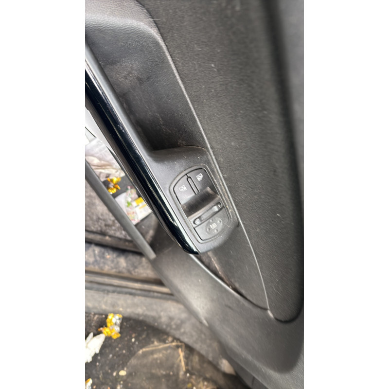 Custode avant droit OPEL CORSA D Photo n°10