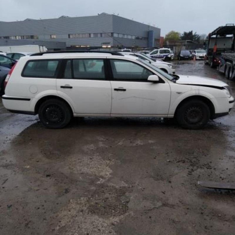 Feu arriere principal gauche (feux) FORD MONDEO 2 Photo n°9