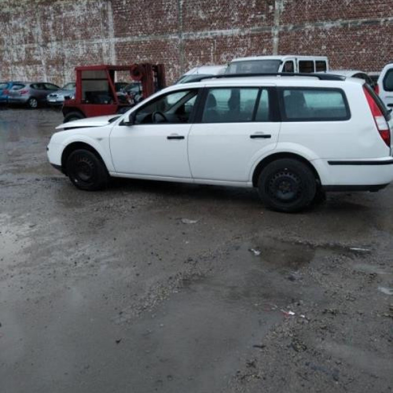 Feu arriere principal gauche (feux) FORD MONDEO 2 Photo n°11