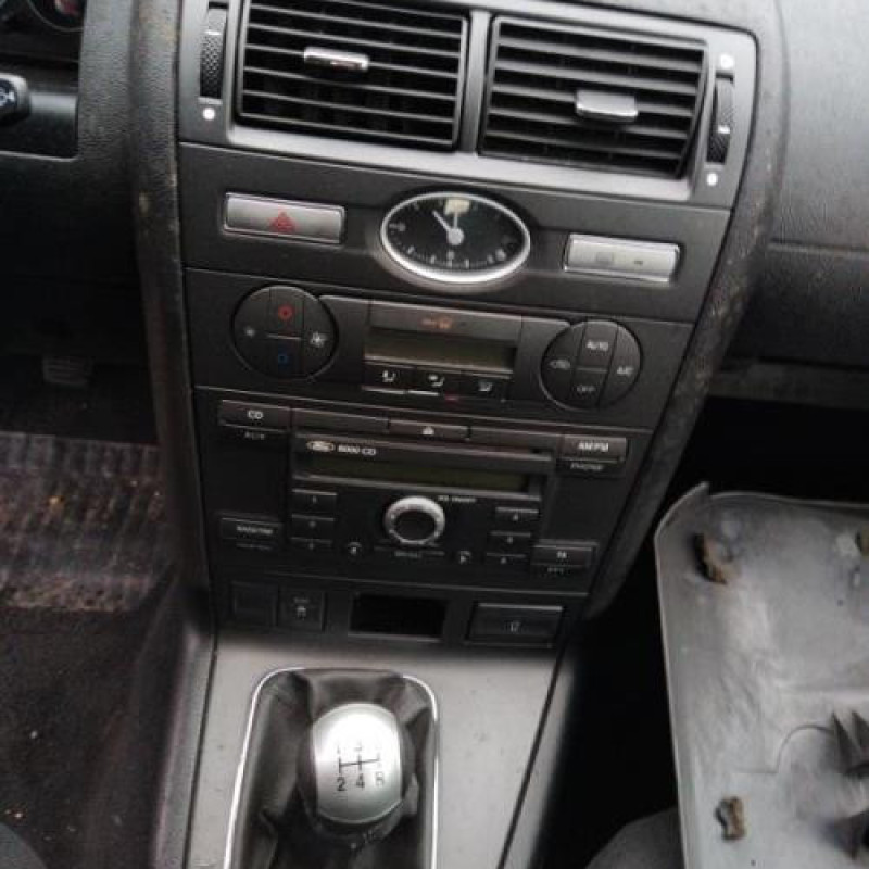 Feu arriere principal gauche (feux) FORD MONDEO 2 Photo n°15