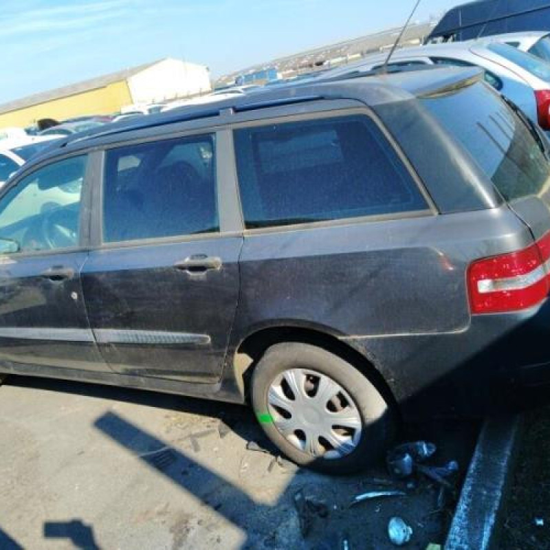 Feu arriere principal droit (feux) FIAT STILO Photo n°6