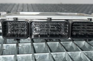 Calculateur moteur RENAULT CAPTUR 1