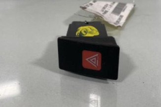 Bouton de warning HYUNDAI MATRIX Photo n°1