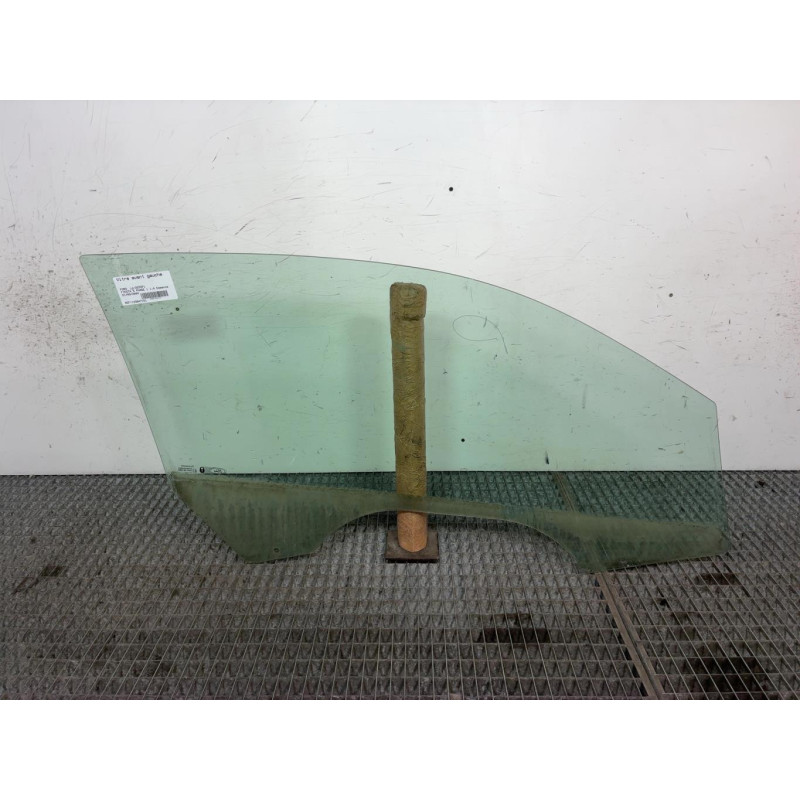 Vitre avant gauche FORD FIESTA 5 Photo n°4