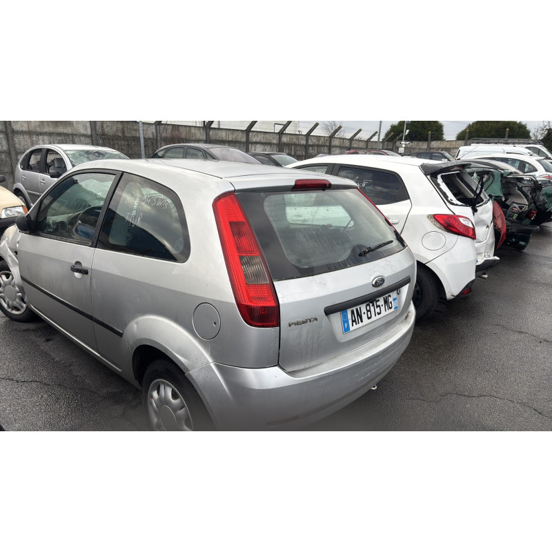 Vitre avant gauche FORD FIESTA 5 Photo n°11