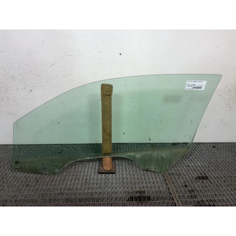 Vitre avant droit FORD FIESTA 5 Photo n°4