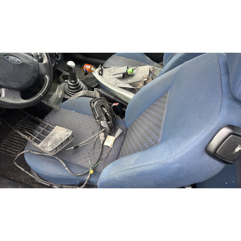 Vitre avant droit FORD FIESTA 5 Photo n°15
