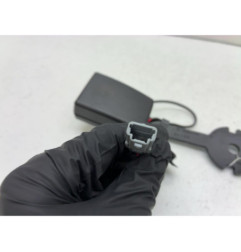 Attache ceinture avant gauche RENAULT TRAFIC 3 COURT