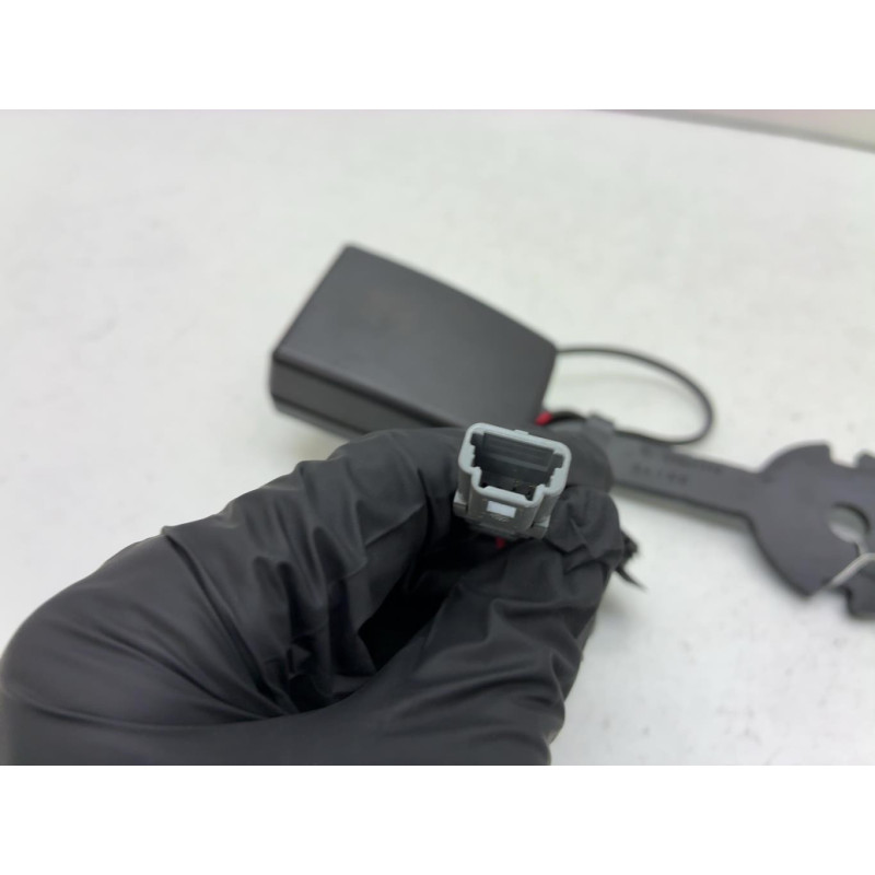 Attache ceinture avant gauche RENAULT TRAFIC 3 COURT Photo n°3