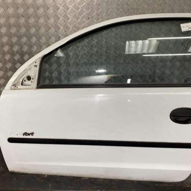 Porte avant gauche OPEL CORSA C Photo n°1