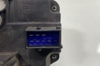 Serrure avant droit OPEL CORSA C
