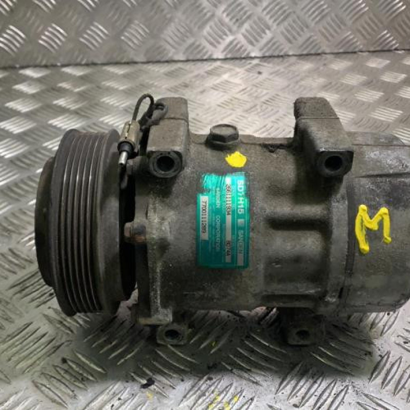 Compresseur clim RENAULT LAGUNA 1 Photo n°1