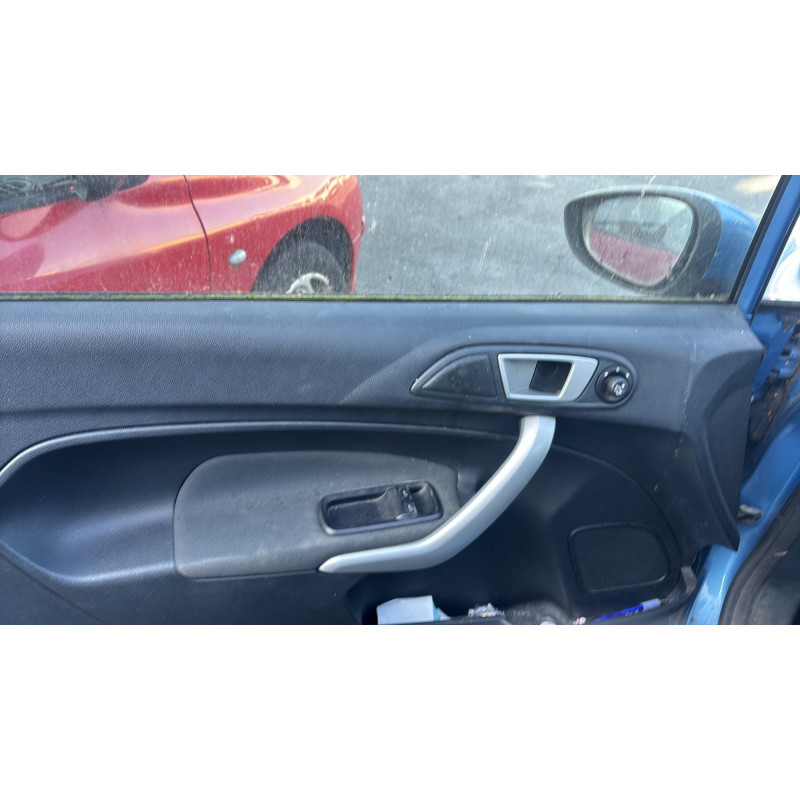 Poignee porte avant gauche FORD FIESTA 6 Photo n°12