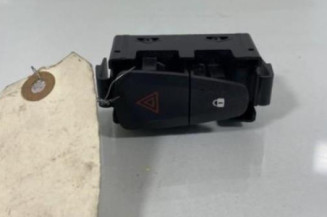 Bouton de warning DACIA SANDERO 2 Photo n°1