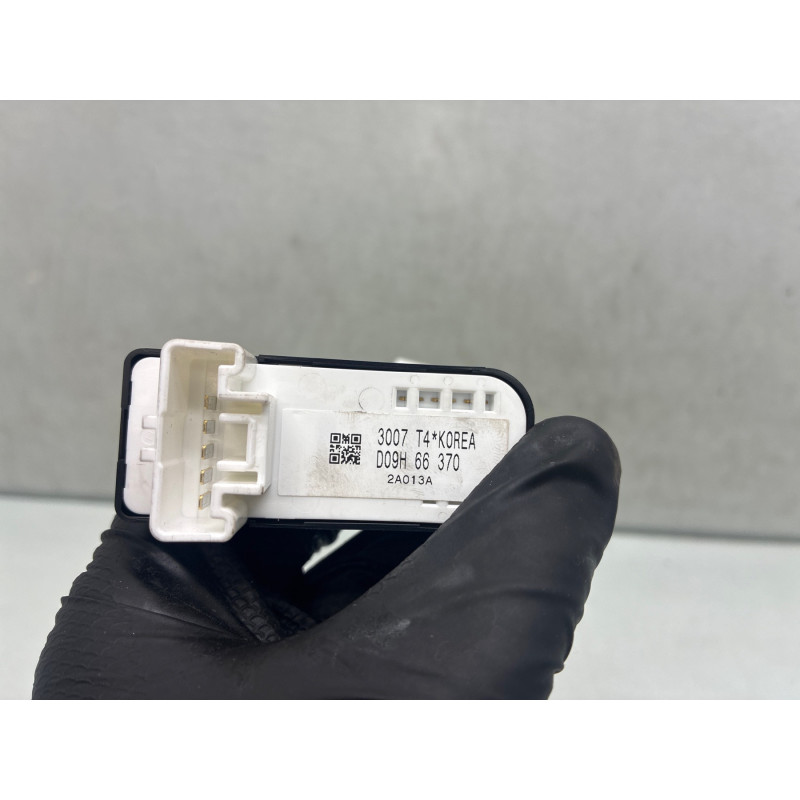 Interrupteur de leve vitre arriere gauche MAZDA 2 3 Photo n°4