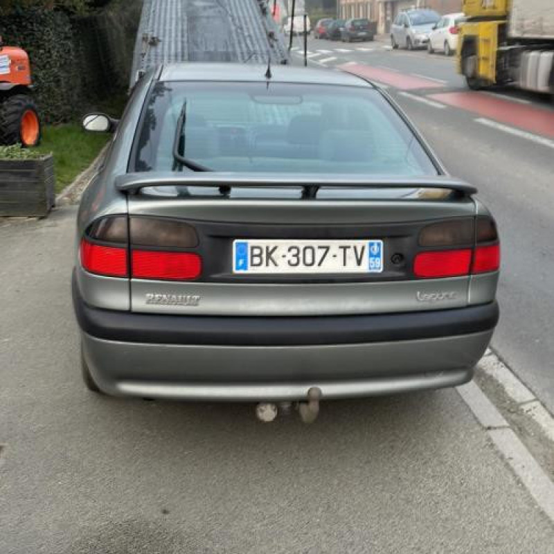 Feu arriere principal droit (feux) RENAULT LAGUNA 1 Photo n°7