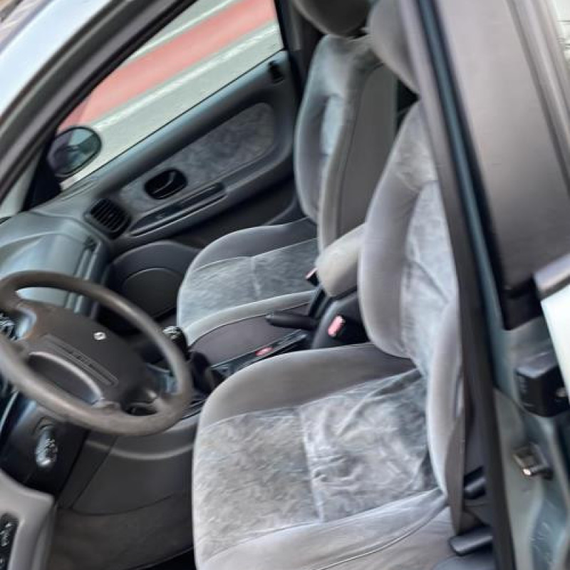 Feu arriere principal droit (feux) RENAULT LAGUNA 1 Photo n°8