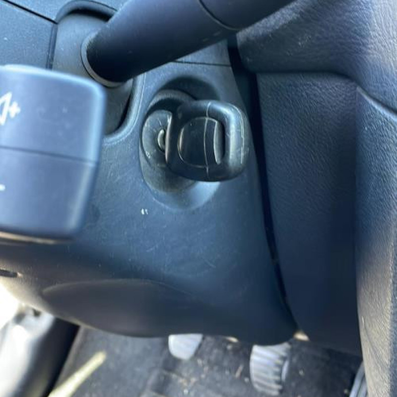 Serrure avant droit RENAULT CLIO 2 Photo n°9