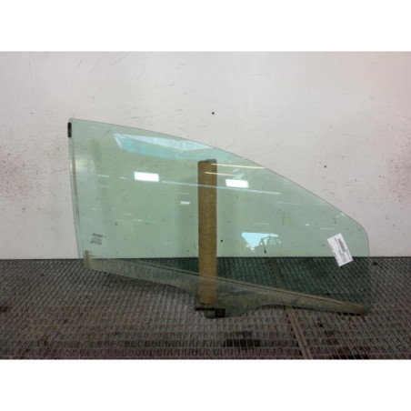 Vitre avant droit FIAT GRANDE PUNTO Photo n°1