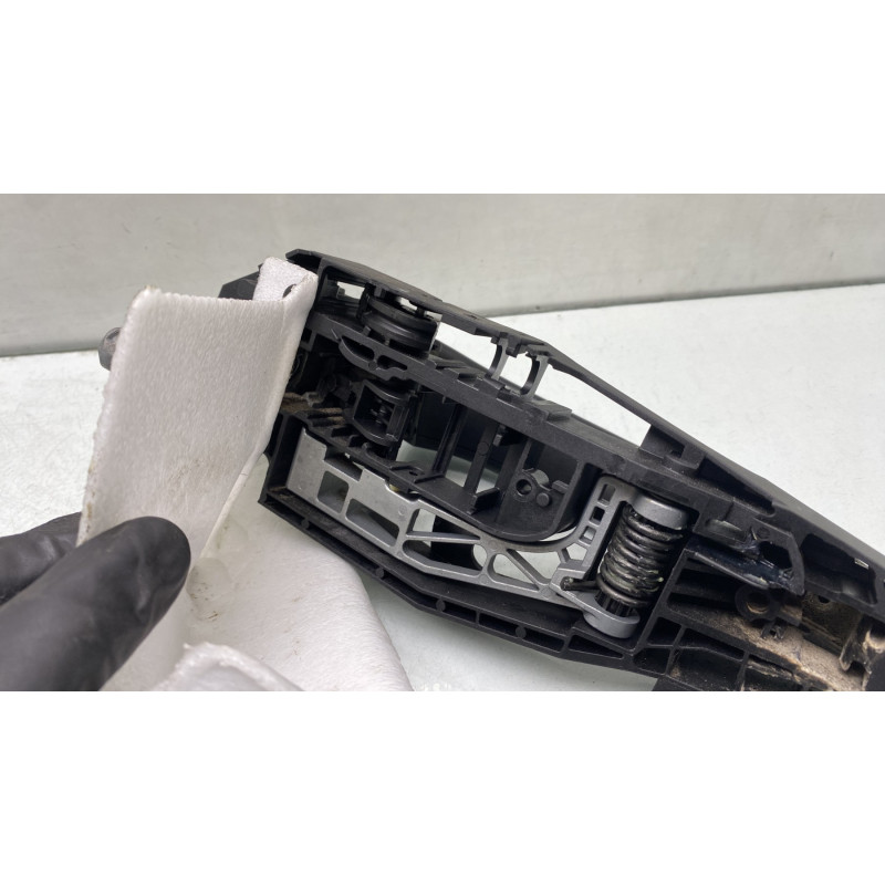 Poignee porte coffre gauche OPEL VIVARO 3 Photo n°3