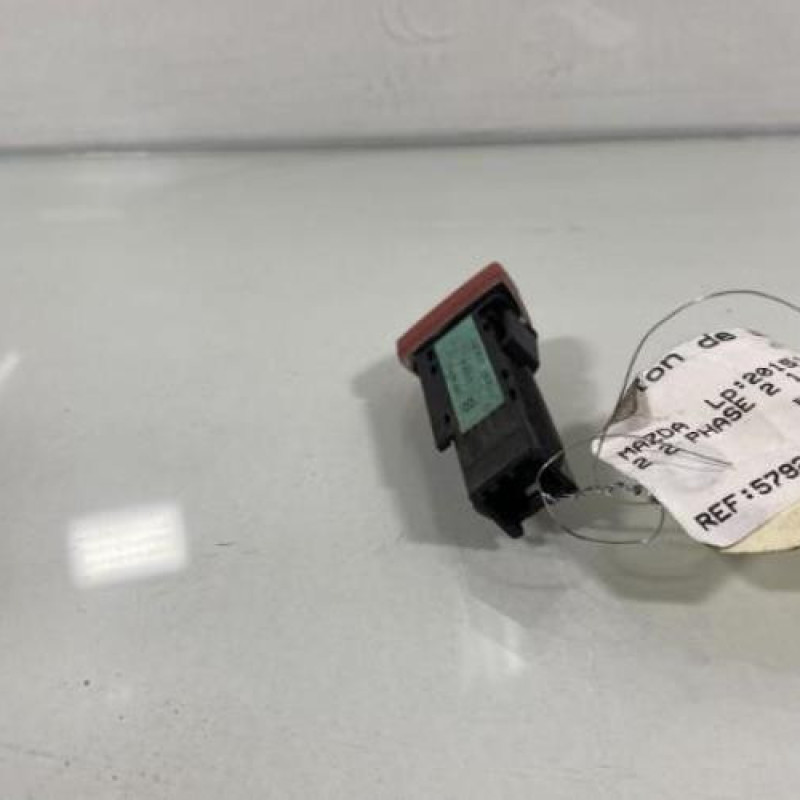 Bouton de warning MAZDA 2 2 Photo n°3