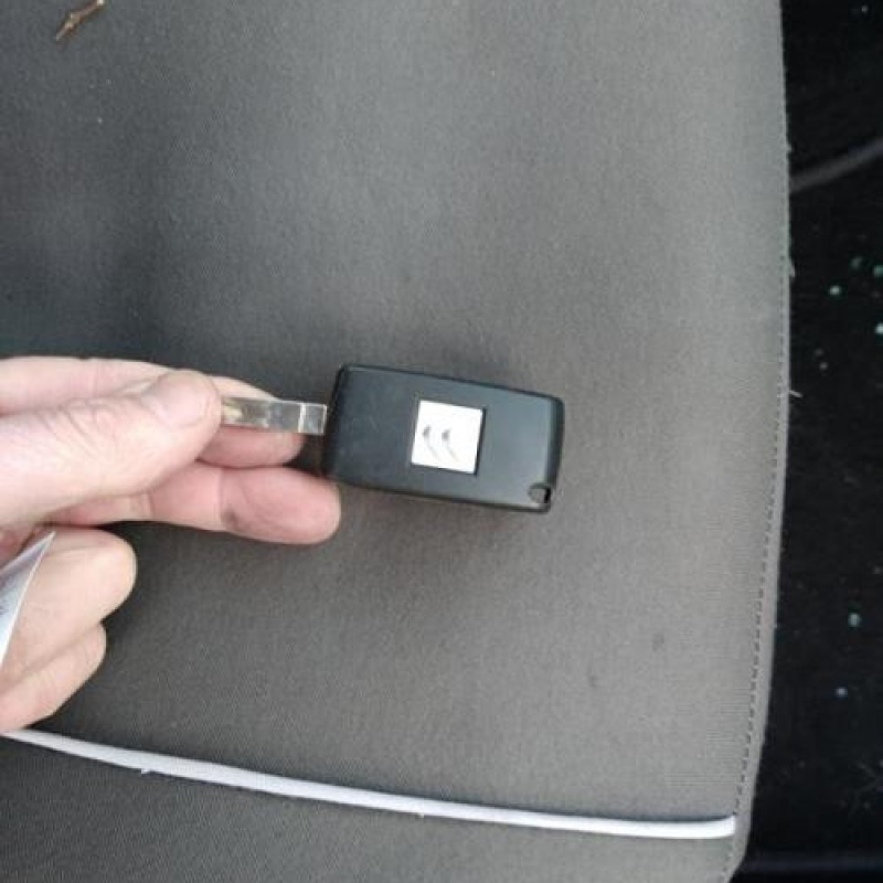 Feu arriere principal droit (feux) CITROEN C4 1 Photo n°12