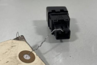 Bouton de warning NISSAN MICRA 4