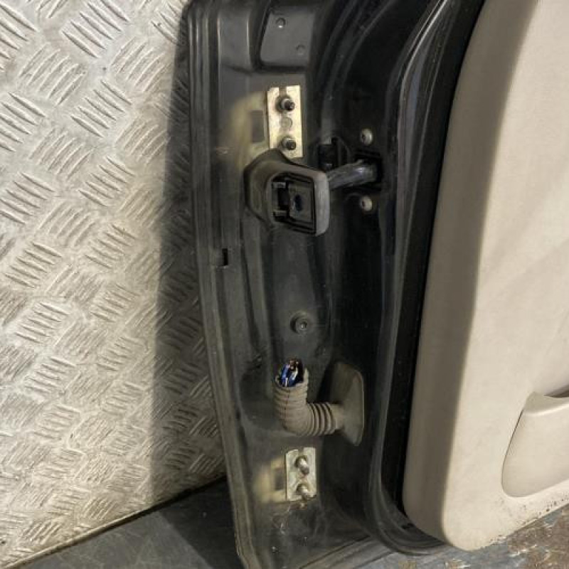 Porte avant droit BMW SERIE 1 E87 Photo n°4