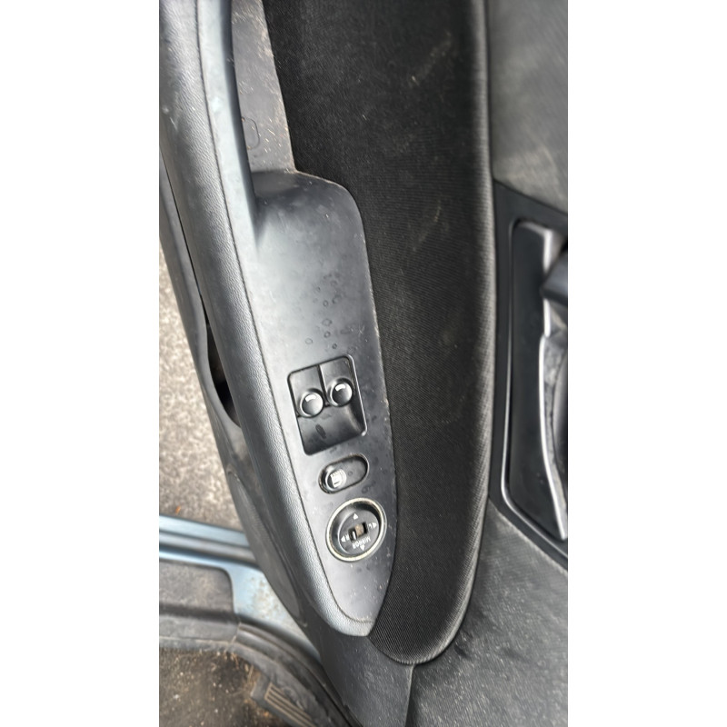 Attache ceinture arriere droit HYUNDAI I 30 1 Photo n°15