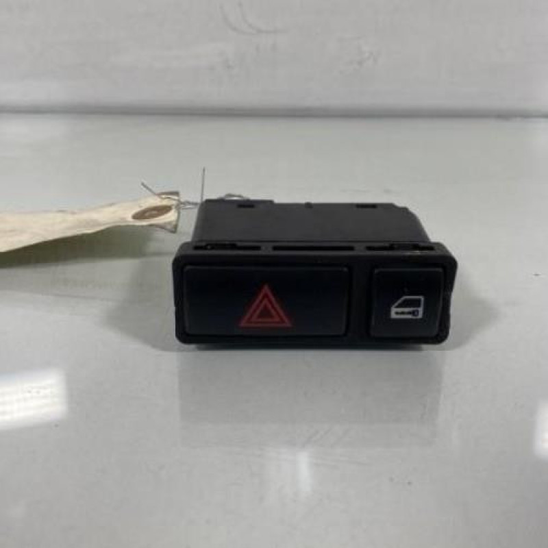 Bouton de warning BMW SERIE 3 E46 Photo n°1